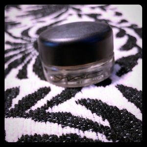 Mac Pro Longwear Paint Pot-Eyeshadow Primer